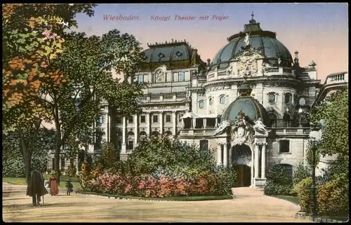 Ansichtskarte Wiesbaden Theater mit Foyer, Personen am Eingang 1919