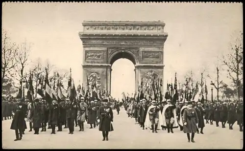 Paris Militär & Propaganda (Frankreich) Les drapeaux des régiments dissous 1910