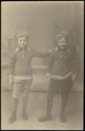 Ansichtskarte  Menschen/Soziales Leben - Kinder zwei Jungen Atelierfoto 1911