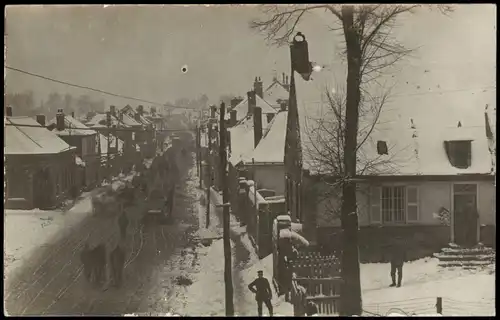 Ansichtskarte  Stadtstraße im Winter Soldaten WK1 Militaria 1917