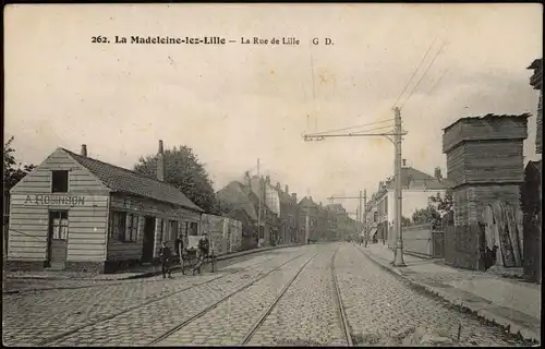 CPA La Madeleine La Rue de Lille 1918