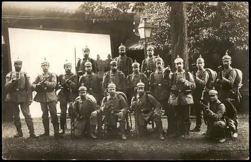 Militär  1.WK Soldaten Pickelhaube vor Leinwand 1914  gel. Feldpost Calw