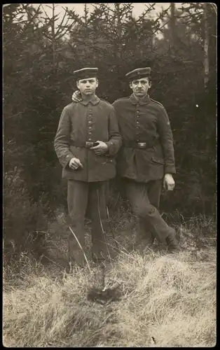 Militär/Propaganda 1.WK (Erster Weltkrieg) zwei Soldaten im Tannenwald 1916