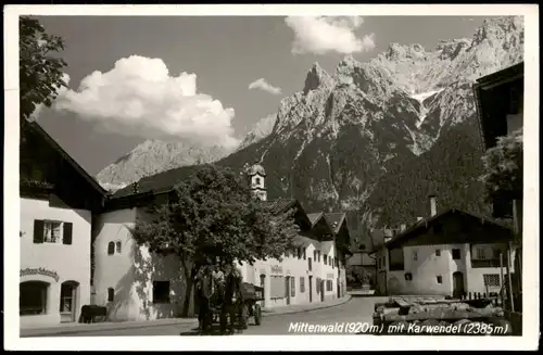 Ansichtskarte Mittenwald Ortsansicht mit Karwendel (2385m) 1950