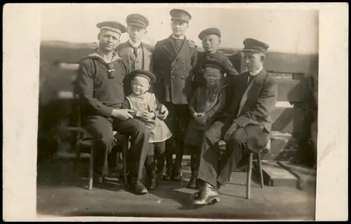 Menschen/Soziales Leben - Kinder und Seemann Vater Australien Australia 1913