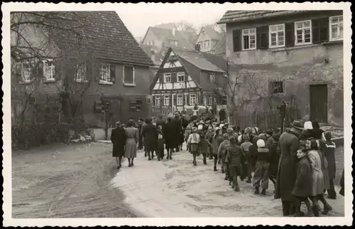Ansichtskarte Hegnach-Waiblingen Kirchgang - Straßenpartie - Fotokarte 1956