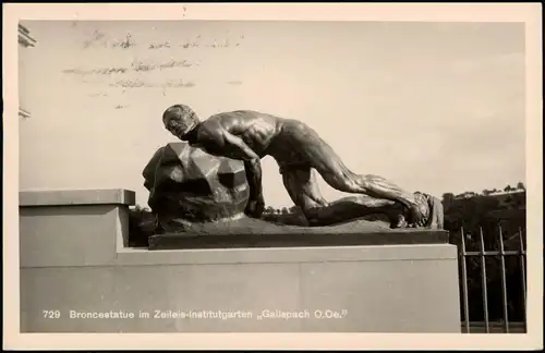 Ansichtskarte Gallspach Broncestatue im Zeileis-Institutgarten 1934