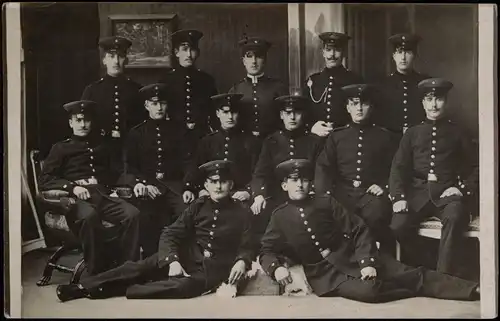 Ansichtskarte Ulm a. d. Donau Gruppenbild - Atelierfoto Soldaten WK1 1911