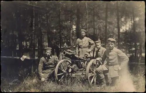 Militär/Propaganda 1.WK (Erster Weltkrieg) Soldaten  Geschütz Privatfoto 1917