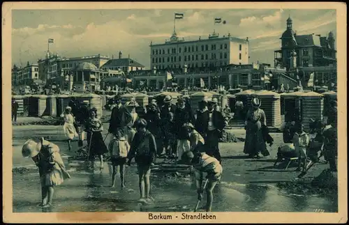 Ansichtskarte Borkum Strandleben belebte Strand Partie mit Hotels 1912