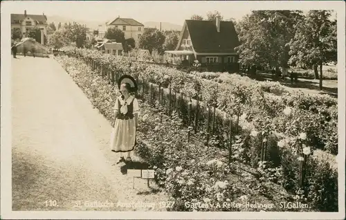 St. Gallen Ausstellung Garten Foto mit Frau in heimischer Trachten-Kleidung 1927