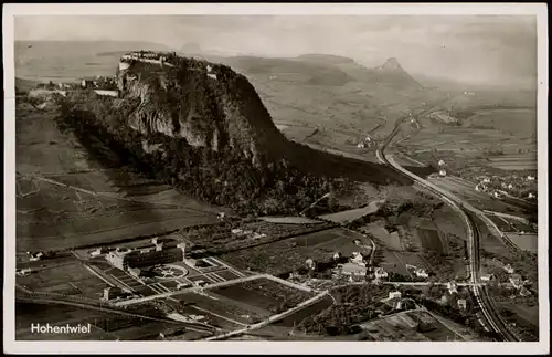 Ansichtskarte Singen (Hohentwiel) Luftbild Stadt und Hohentwiel 1937