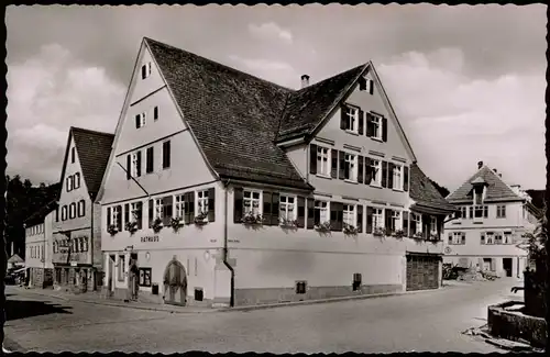 Ansichtskarte Calmbach-Bad Wildbad Straßenpartie am Rathaus 1953