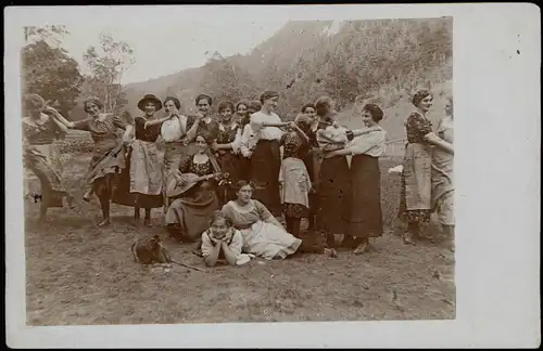 Soziales Leben Frauen Ausflug tanzende Frauen Zeitgeschichte 1912 Privatfoto