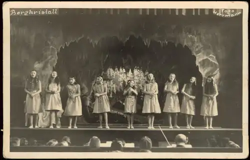 Ansichtskarte  Aufführung: Junge Mädchen - Bergkristall 1928