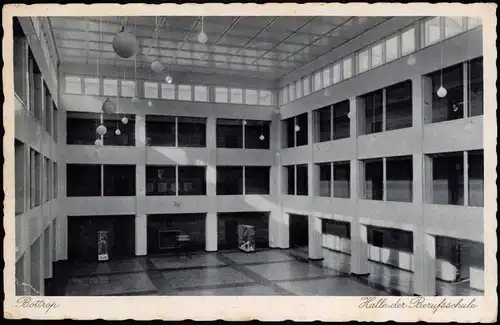 Ansichtskarte Bottrop Halle der Berufsschule 1942