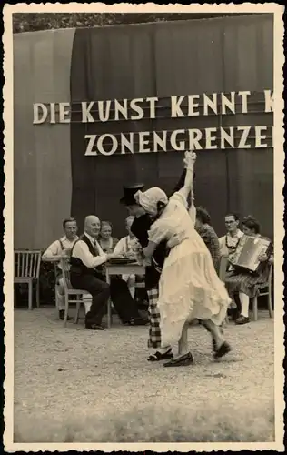 Menschen/Soziales Leben - Tanz (Foto Schwarz Dresden zur DDR-Zeit) 1960 Foto