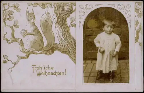 Fröhliche Weihnachten! Grusskarte mit Kinderfoto und Eichhörnchen 1910