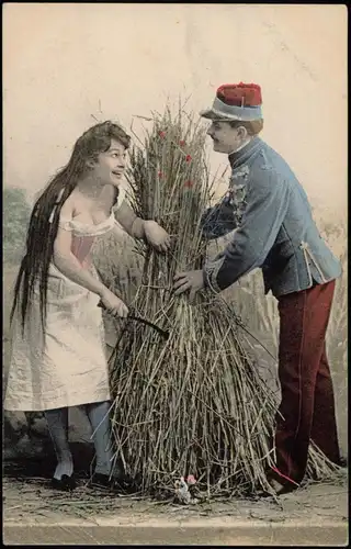 Ansichtskarte  Junge Frau und französischer Soldat - Erotik Heuernte 1913