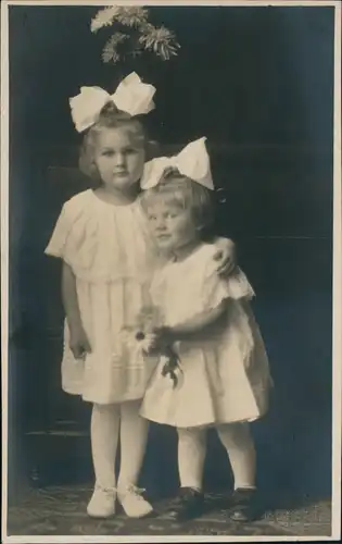 Ansichtskarte  Menschen/Soziales Leben - Kinder, Mädchen in Festkleidung 1940