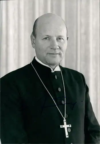 Foto  Geistlicher mit Kreuz Kette Religion/Kirche 1965 Foto