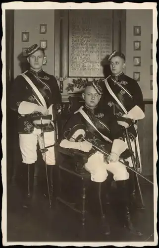 Göttingen Universität, Burschenachaft Jungen vor Gedenktafel 1932