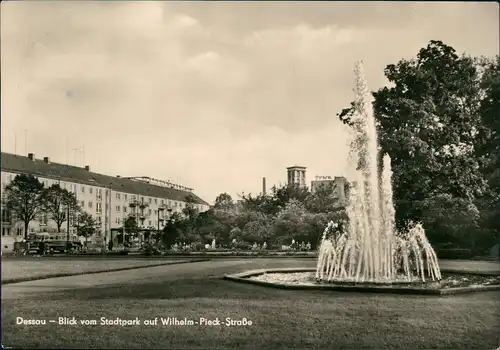 Dessau-Dessau-Roßlau Blick vom Stadtpark auf Wilhelm-Pieck-Straße 1965