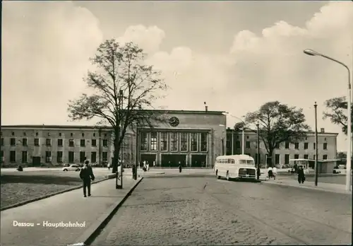 Ansichtskarte Dessau-Dessau-Roßlau Hauptbahnhof, Bus 1967