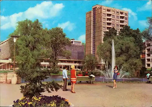 Suhl Hochhaus, Personen Wasserspiele Stadt-Teilansicht zur DDR-Zeit 1971