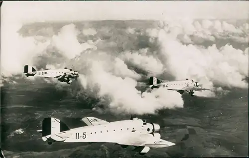 Flugzeug Airplane Avion Formatie Savoia Marchetti S 81 Militär  Italia 1960