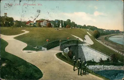 Postcard Milwaukee City View, Park Area 1910