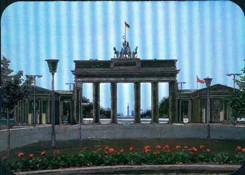 Mitte-Berlin Brandenburger Tor (Gate and The Wall) 1975 Silber-Effekt