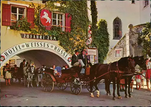 St. Wolfgang  Salzkammergut Hotel Weißes Rößl  Rößlbogen, Pferde Kutsche 1970