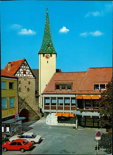 Heubach (Württemberg) Am Marktplatz Autos Blockturm und Ev. Kirche 1980
