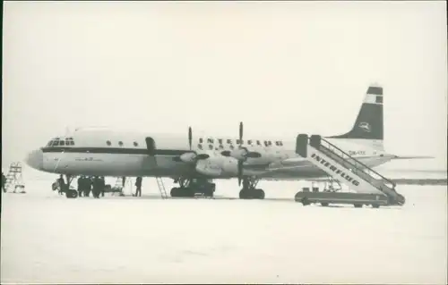 Flugzeug Airplane Avion Iljuschin Il-18 im Winter Interflug 1966