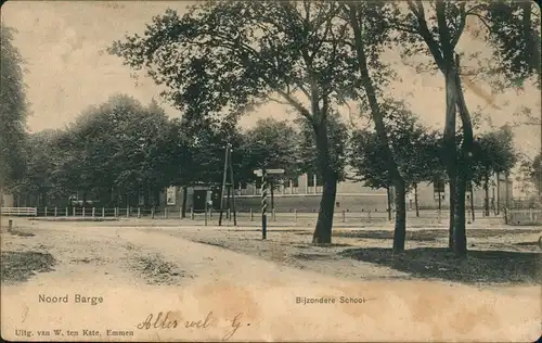 Postkaart Noordbarge b. Emmen Bijzondere School, Straßenpartie 1907