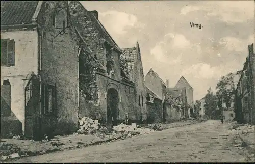 Vimy (Pas-de-Calais) 1. WK Straßenpartie im zerstörten Ort 1916