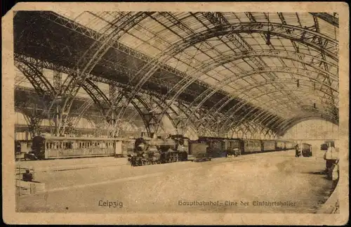 Ansichtskarte Leipzig Eine der Einfahrtshalle Hauptbahnhof Dampflokomotive 196