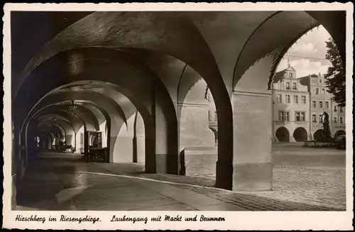 Hirschberg (Schlesien) Jelenia Góra Laubengang mit Mackt und Brunnen 1930