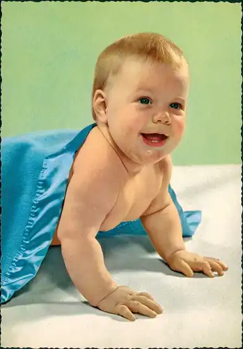 Menschen Soziales Leben (Kinder) Kleinkind Baby lachend unter Decke 1970