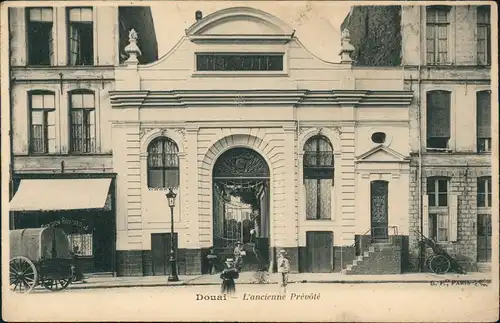 CPA Douai Dowaai L'ancienne Prévôté - Cafe 1912
