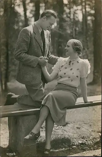 Liebe Liebespaare (Love & Flirt) Mann und Frau beim Flirten 1950