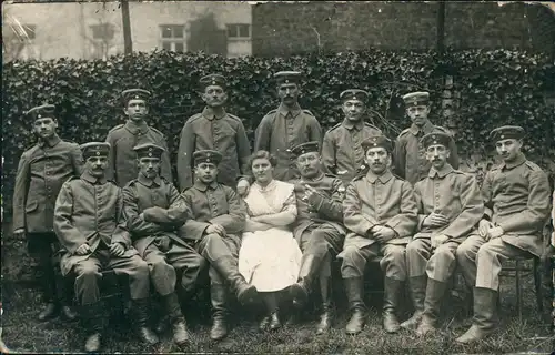 Soldaten Krankenschwester Fotokarte WK1 Militär 1915  gel. Felspost Düsseldorf