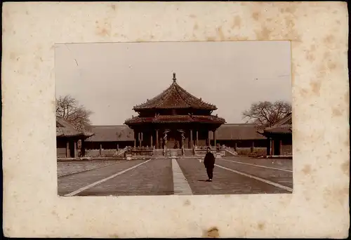 Foto  China 中國 Mönch vor Tempel 1907 Privatfoto Foto