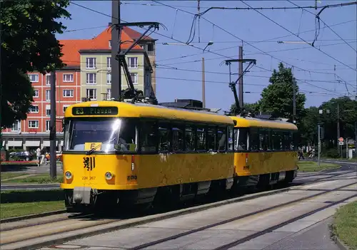Dresden Straßenbahn St. Petersburger Straße, Triebwagen 224 266/267 T4D-MT 2011