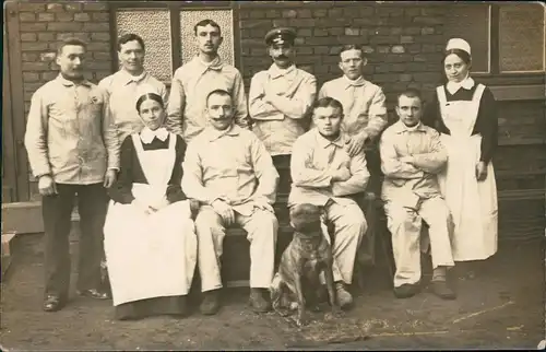 Soldaten Gruppenbild Krankenschwester Lazarett  1. Weltkrieg 1915 Privatfoto