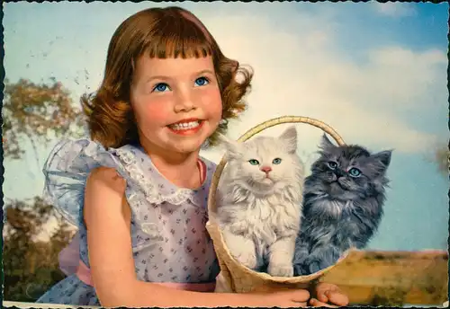 Menschen Soziales Leben & Kinder: Mädchen mit Katzen im Korb 1960