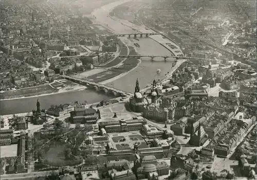 Ansichtskarte Dresden Neustadt und Altstadt Luftbild 1945/1972