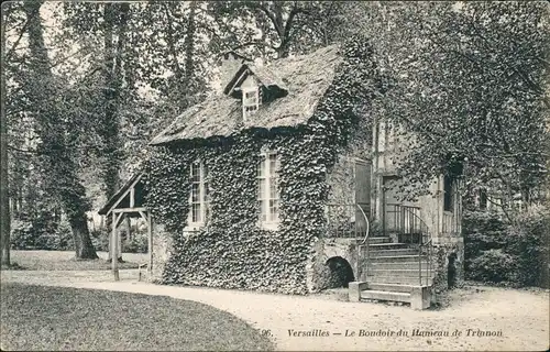 CPA Versailles Le Boudoir du Hameau de Trianon 1910