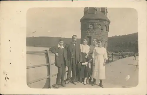 Menschen Soziales Leben Gruppenfoto Familienfoto Talsperre
1930 Privatfoto